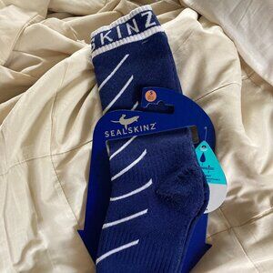 NWT Unisex SealSkinz socks